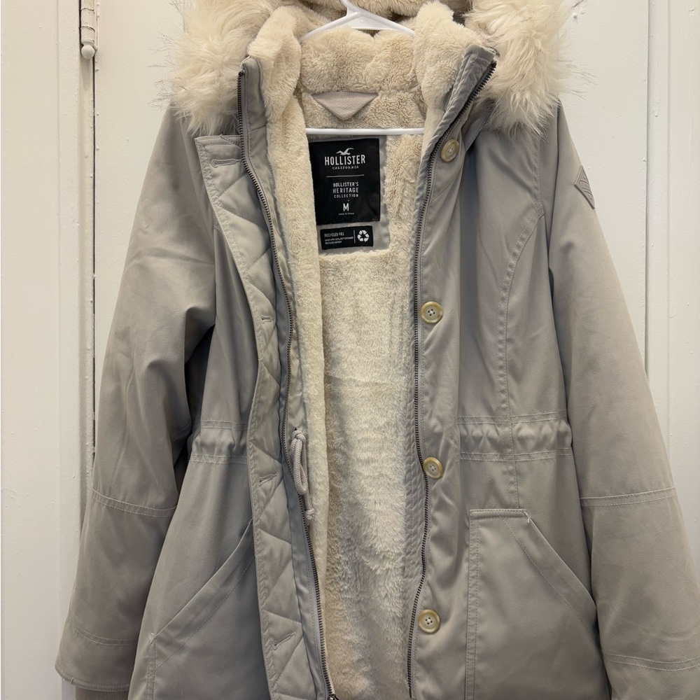 Hollister Gray Puffer Jacket with Hood and Insulation